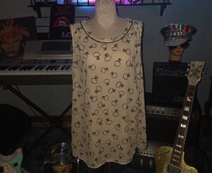 Sleeveless Diamond Ring Blouse